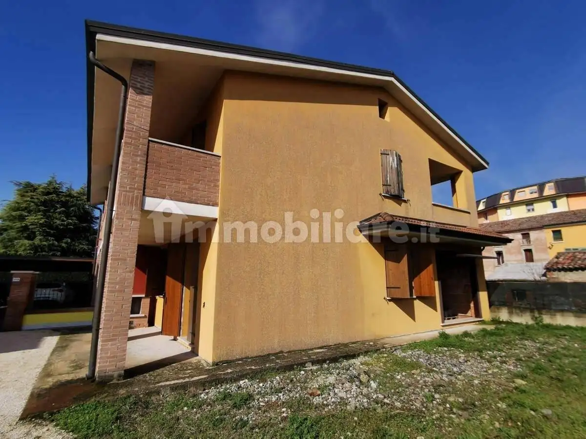Villa a schiera via Cordelia , 131, Centro, Bergantino - foto 4