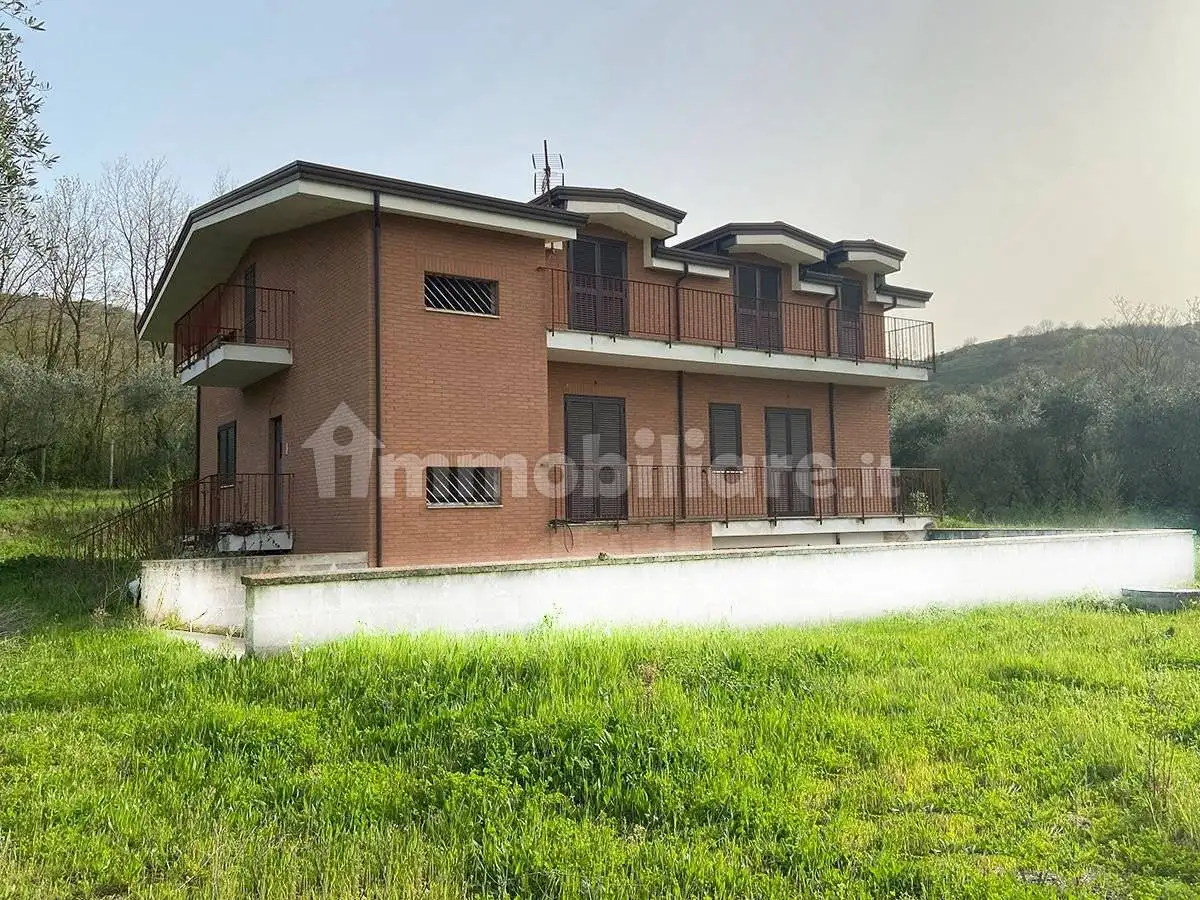 Villa in vendita a Castel Morrone