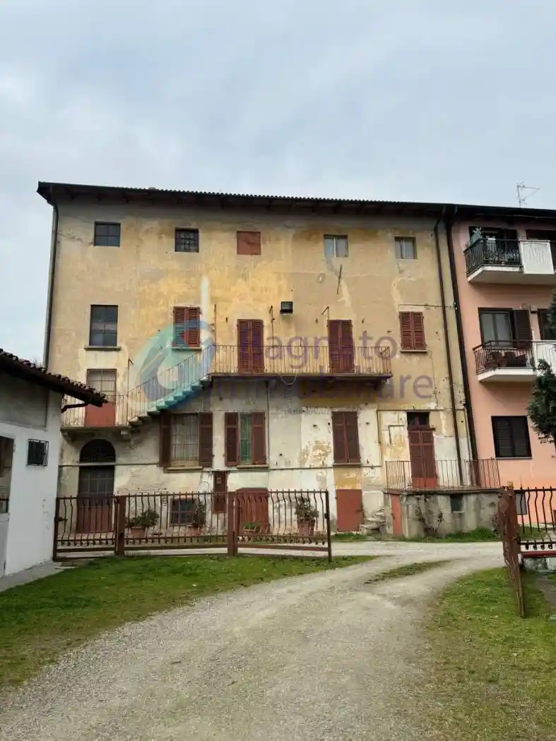Rustico - Casale in vendita a Novara