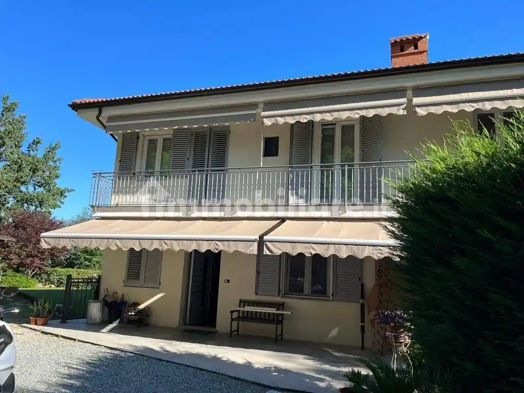 Villa in vendita a Revello