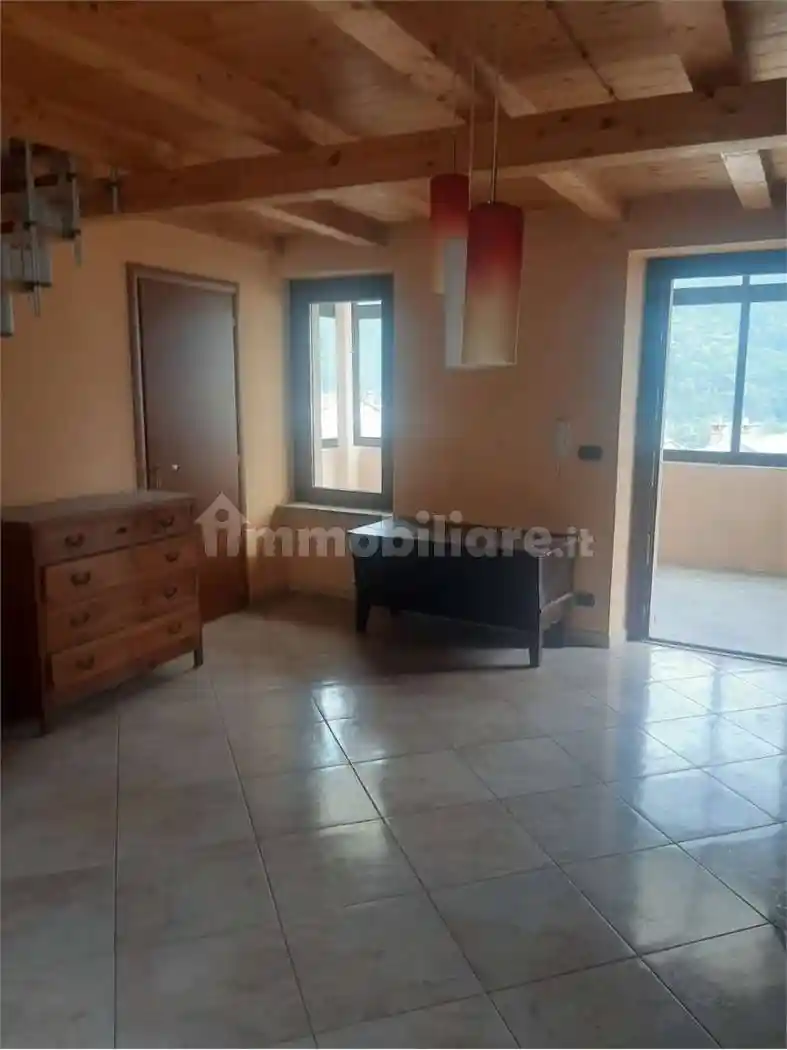 Appartamento via dei martiri, 11, Centro, Villar Pellice - foto 2