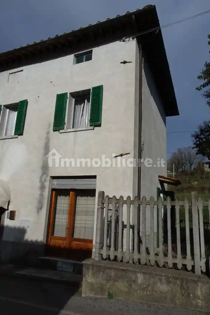 Casa indipendente in vendita a Castel Focognano