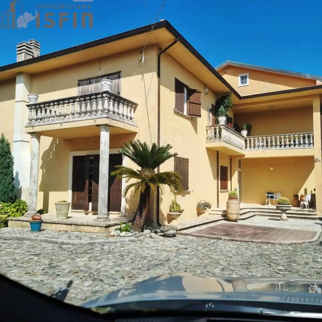 Villa in vendita a San Vincenzo la Costa