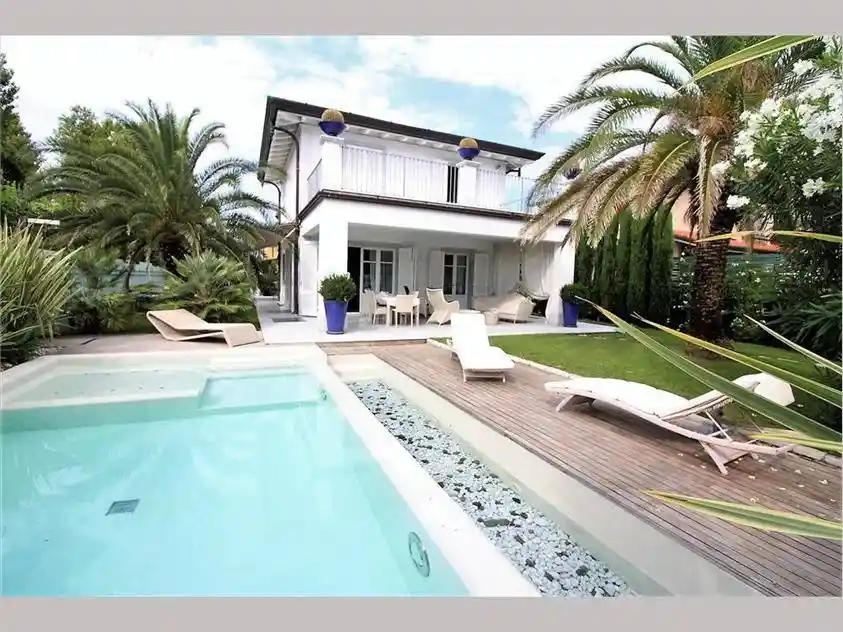 Villa in vendita a Forte dei Marmi