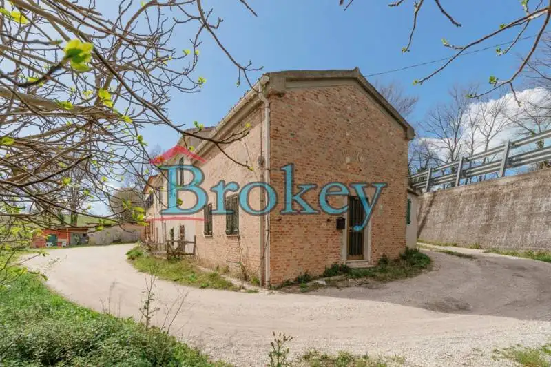 Rustico - Casale in vendita a Ancona