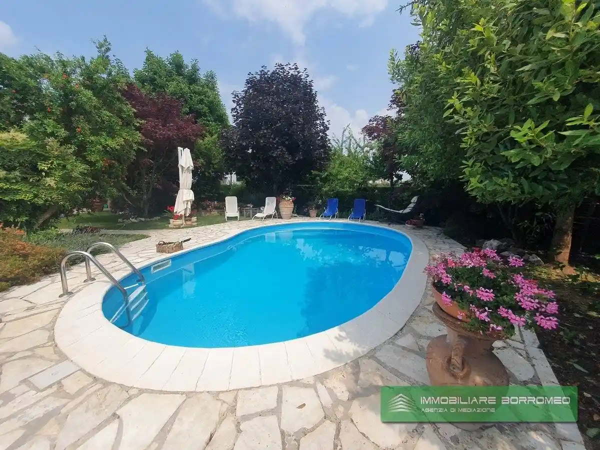 Villa in vendita a Dresano