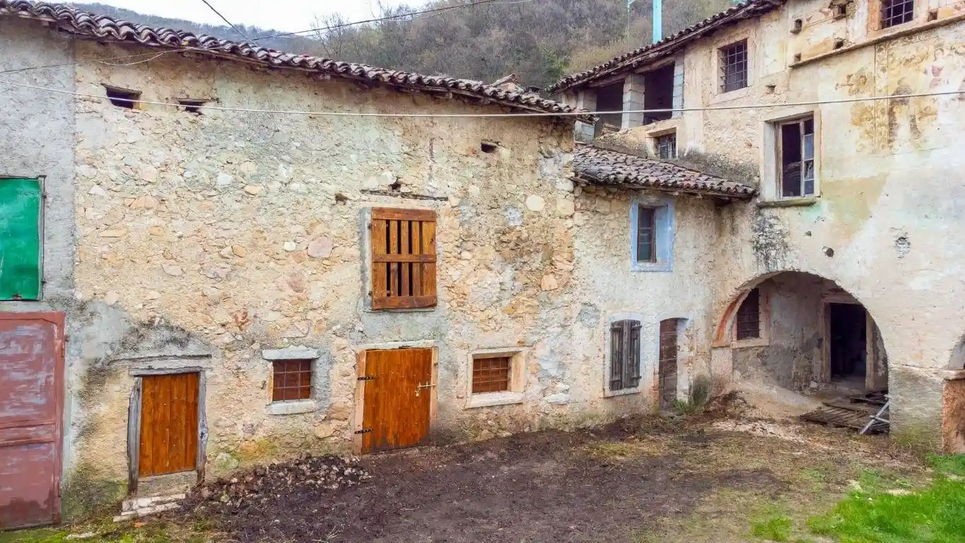 Rustico - Casale in vendita a Badia Calavena
