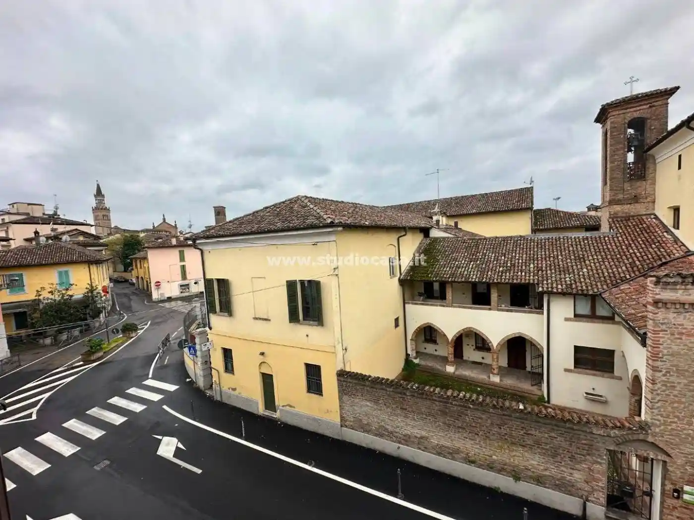 Palazzo - Edificio in vendita a Crema