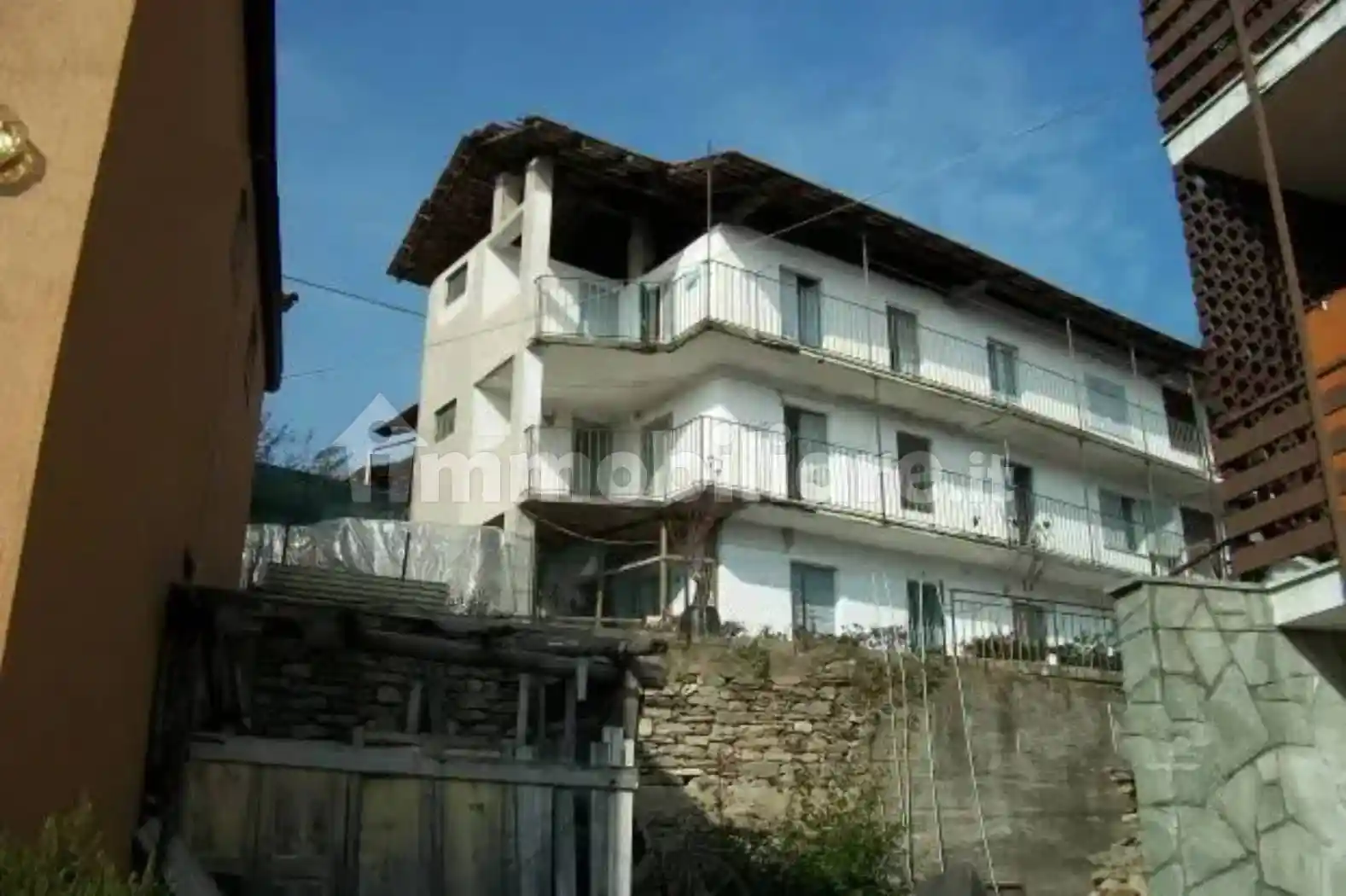 Casa indipendente in vendita a Nebbiuno