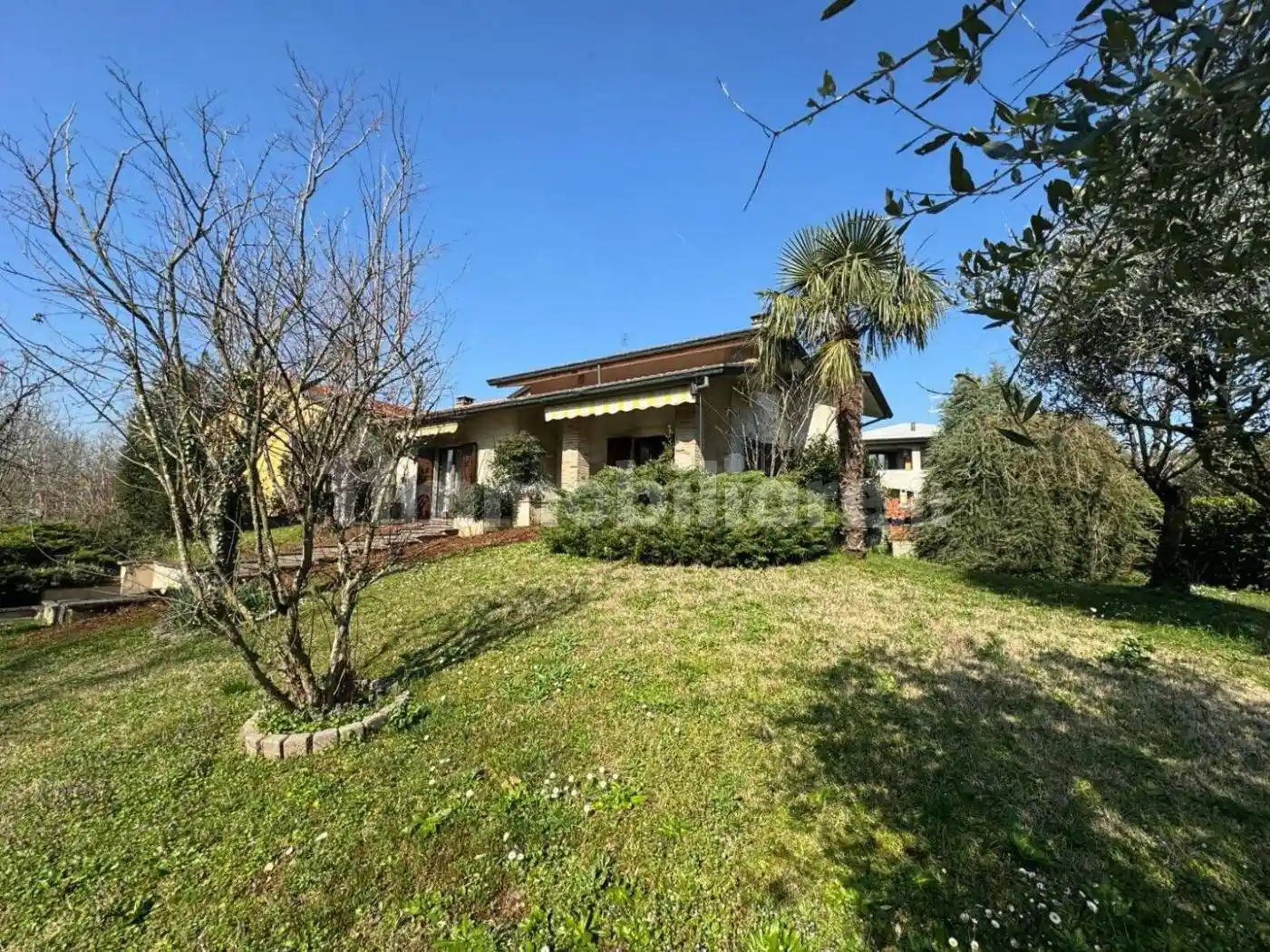 Villa in vendita a Gerenzano