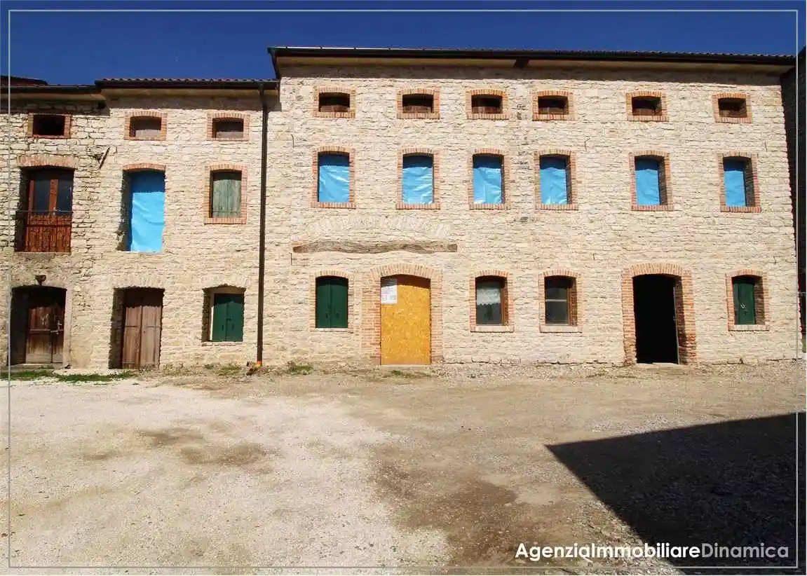 Appartamento in vendita a Revine Lago