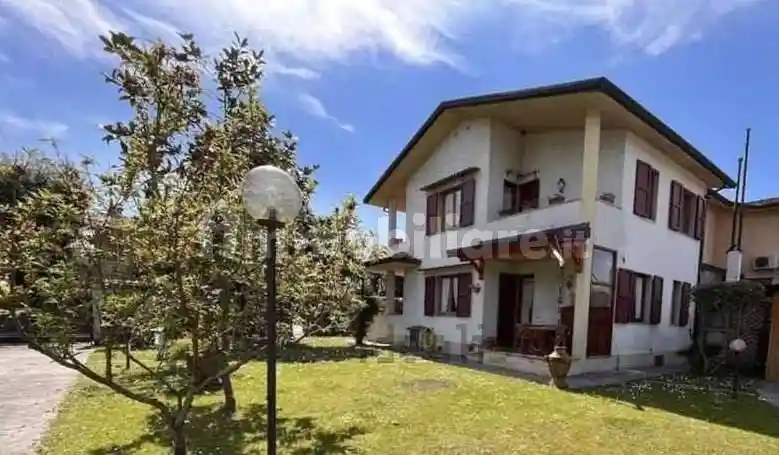 Villa in vendita a Forte dei Marmi
