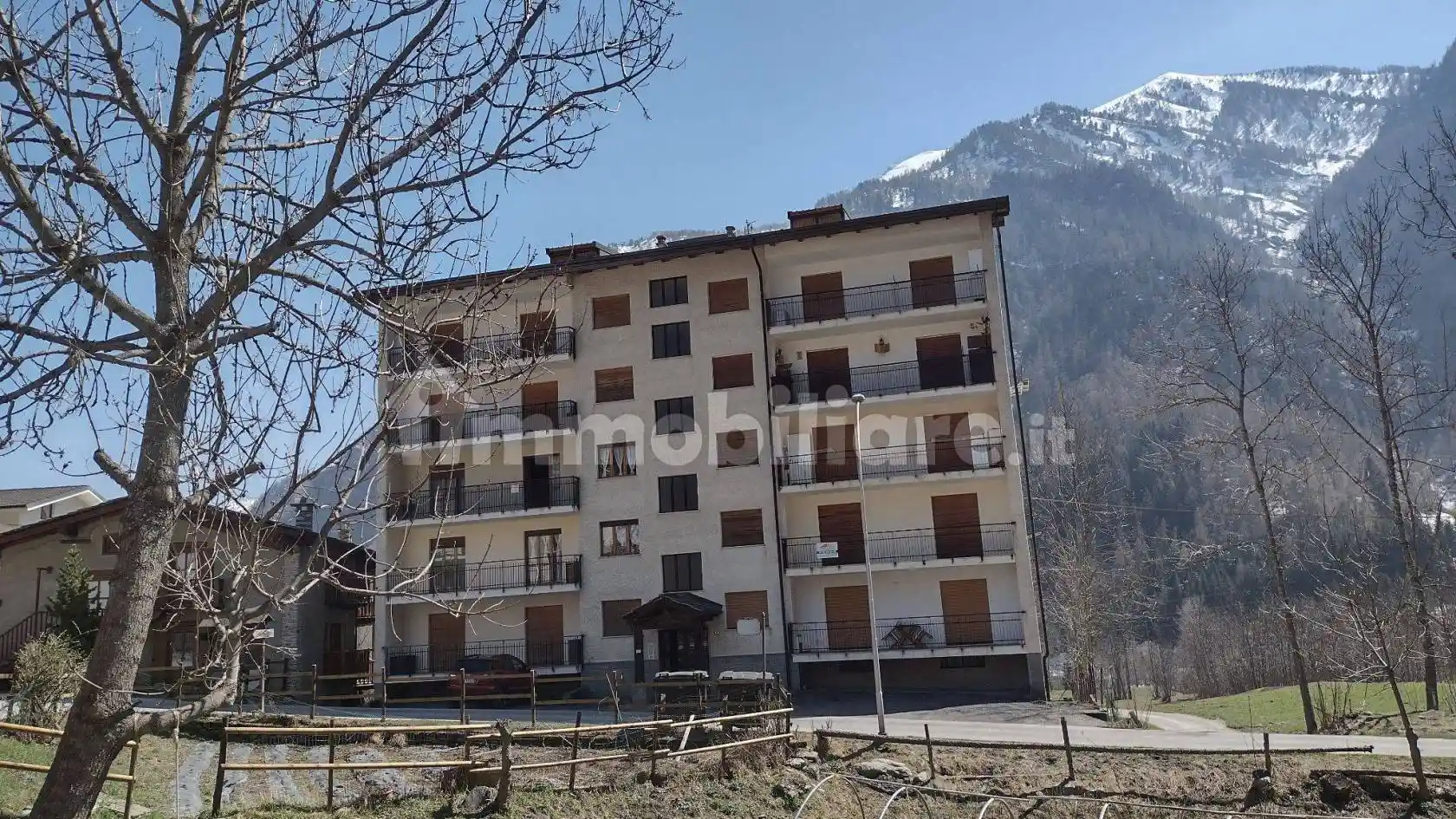 Appartamento in vendita a Casteldelfino