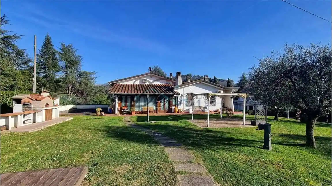 Villa in vendita a Capannori