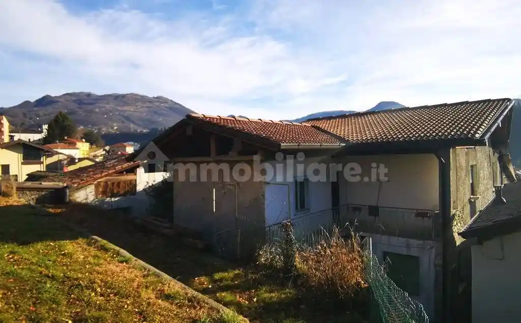 Casa indipendente in vendita a Vertova