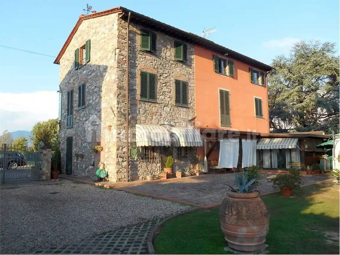 Villa in vendita a Lucca