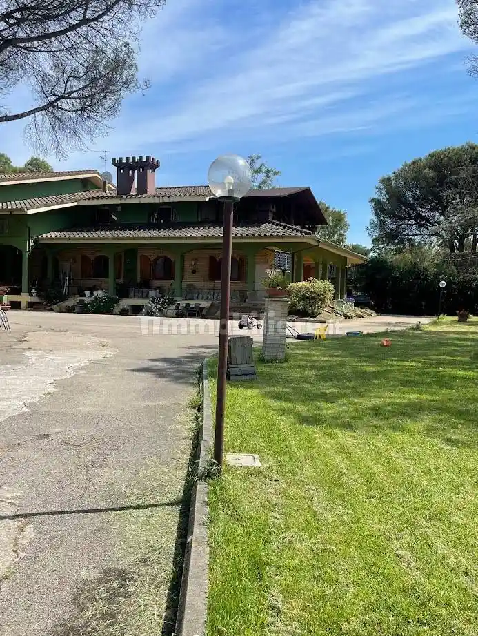 Villa in vendita a Latina