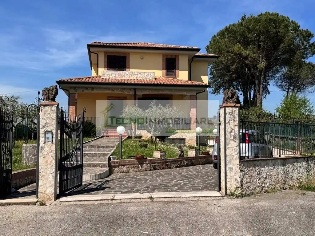 Villa in vendita a Pontecorvo