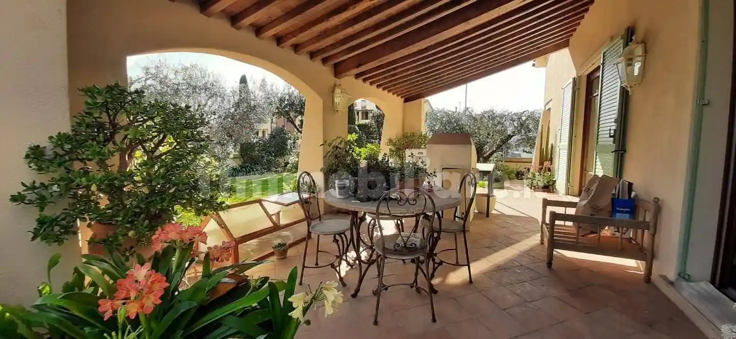 Villa in vendita a Cecina