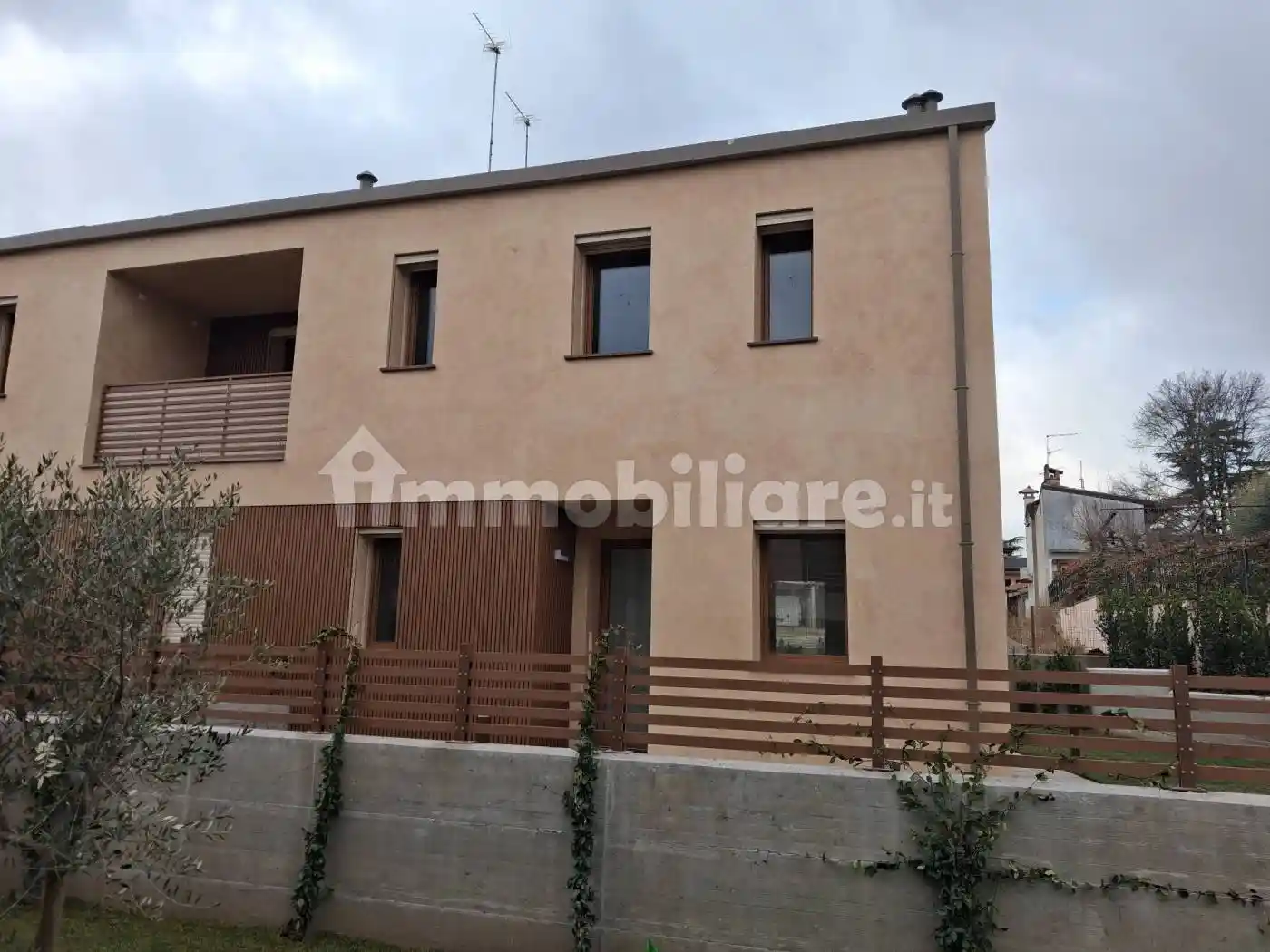 Villa in vendita a Castelnuovo del Garda