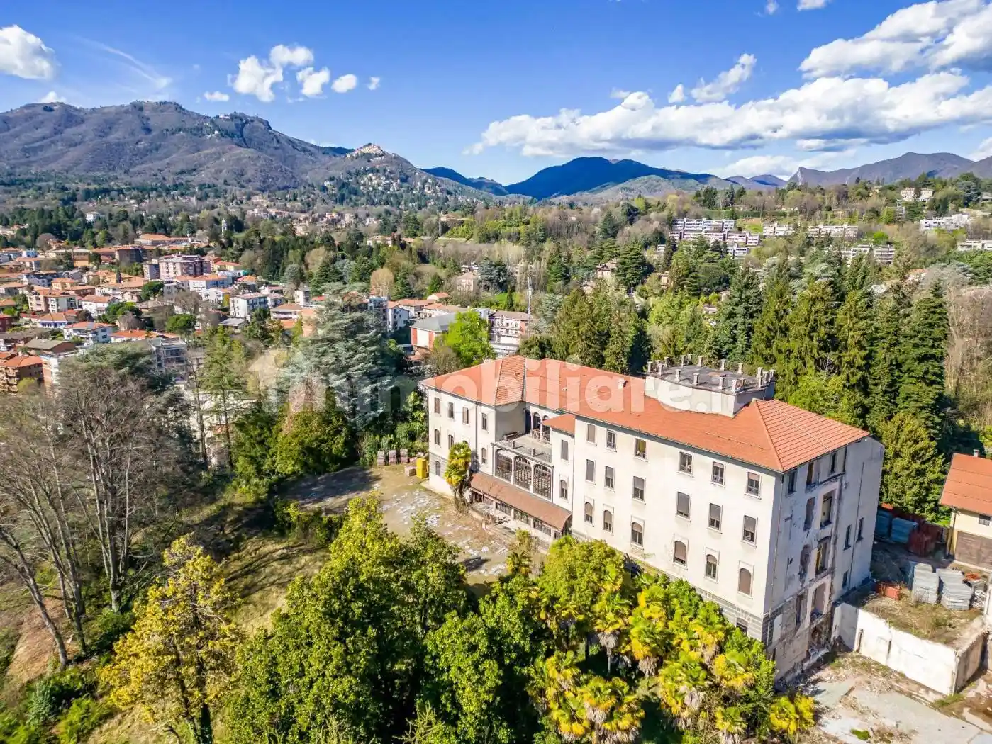 Villa in vendita a Varese