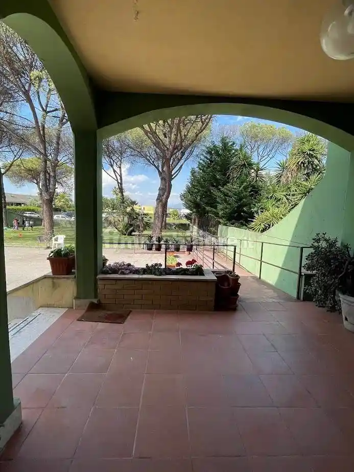 Rustico - Casale in vendita a Latina