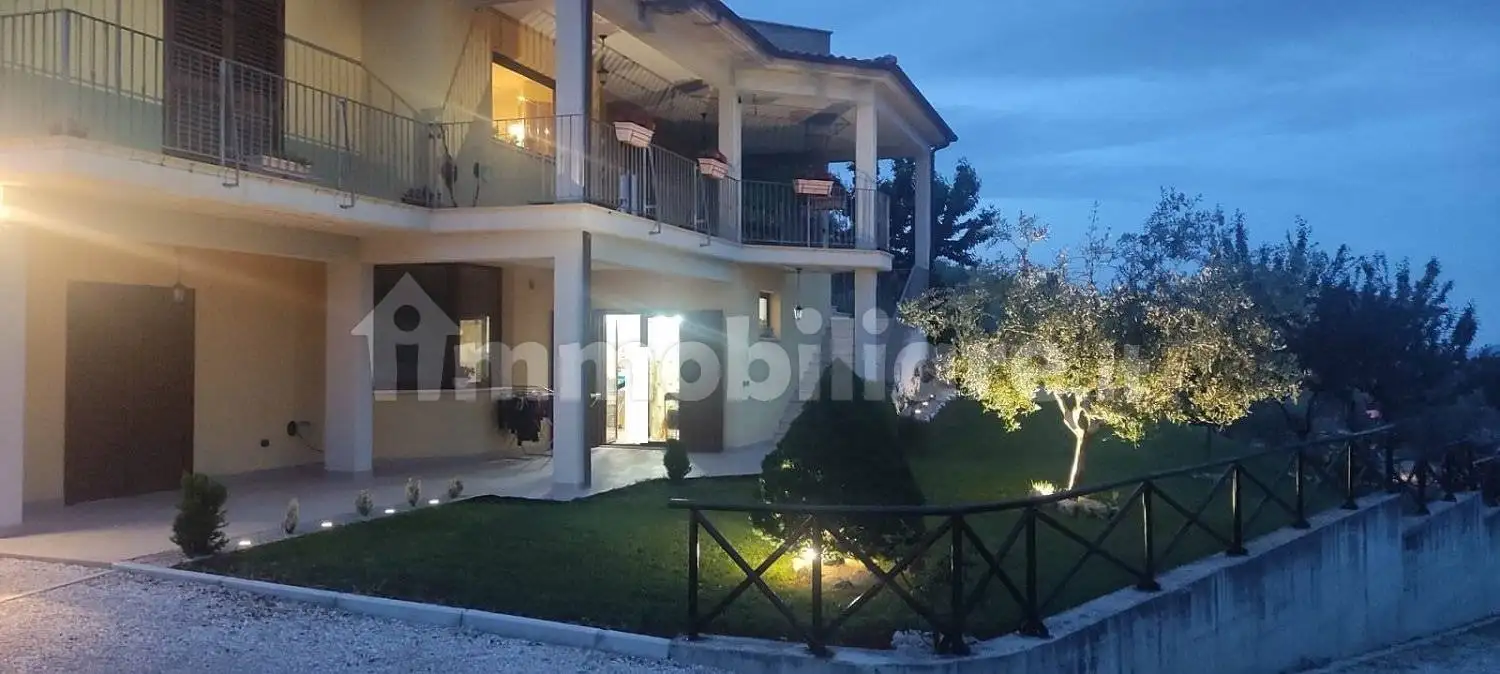 Villa in vendita a Teramo