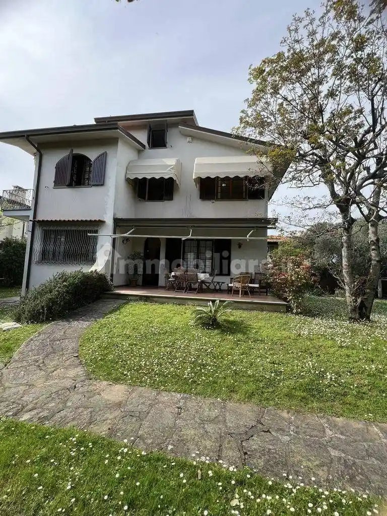 Villa in affitto a Forte dei Marmi
