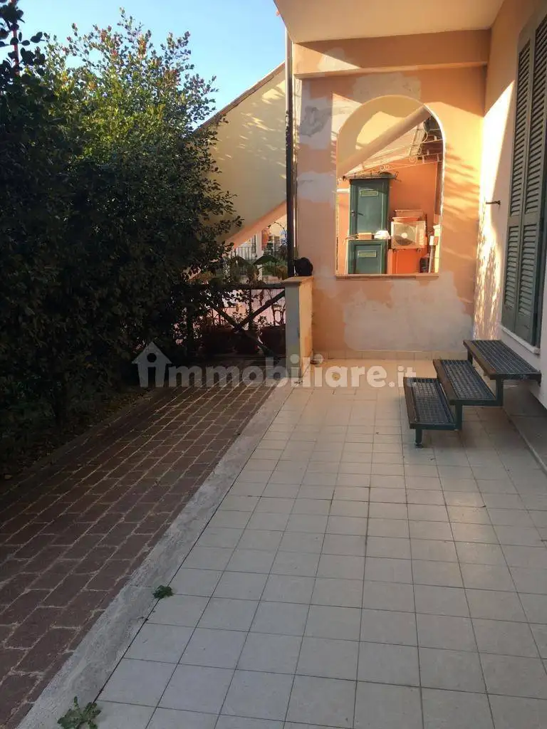 Villa in affitto a Crotone