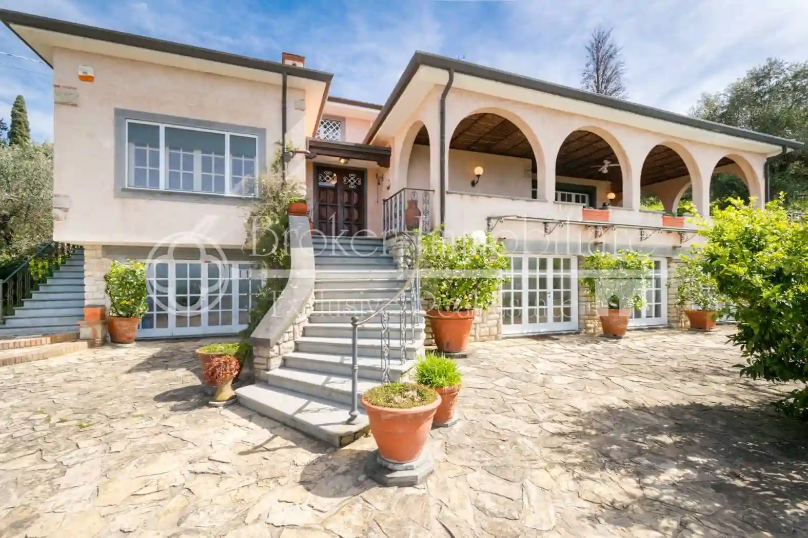 Villa - foto 2