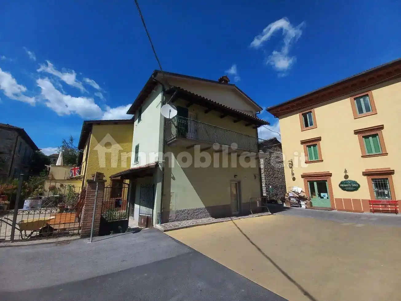 Casa indipendente in vendita a Camporgiano