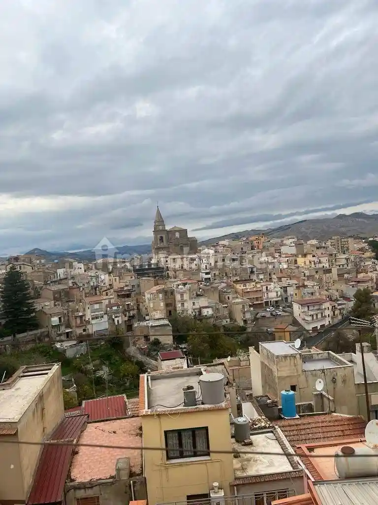 Appartamento in vendita a Regalbuto