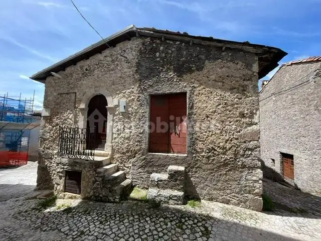 Rustico - Casale in vendita a Rocca di Mezzo