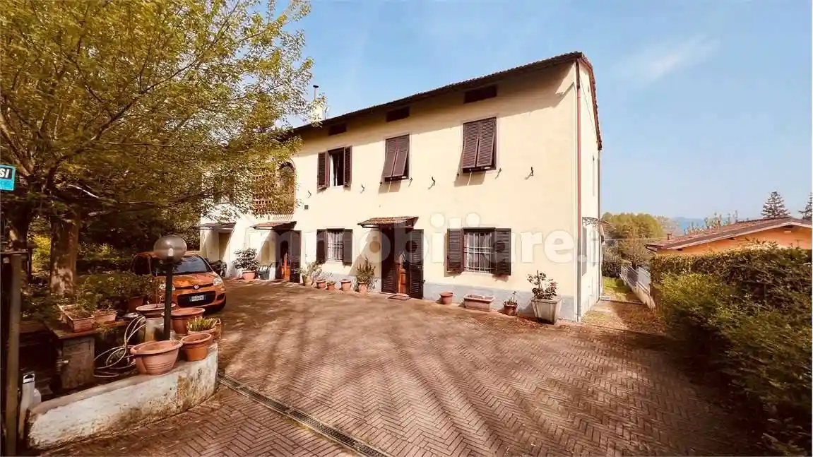 Rustico - Casale in vendita a Lucca