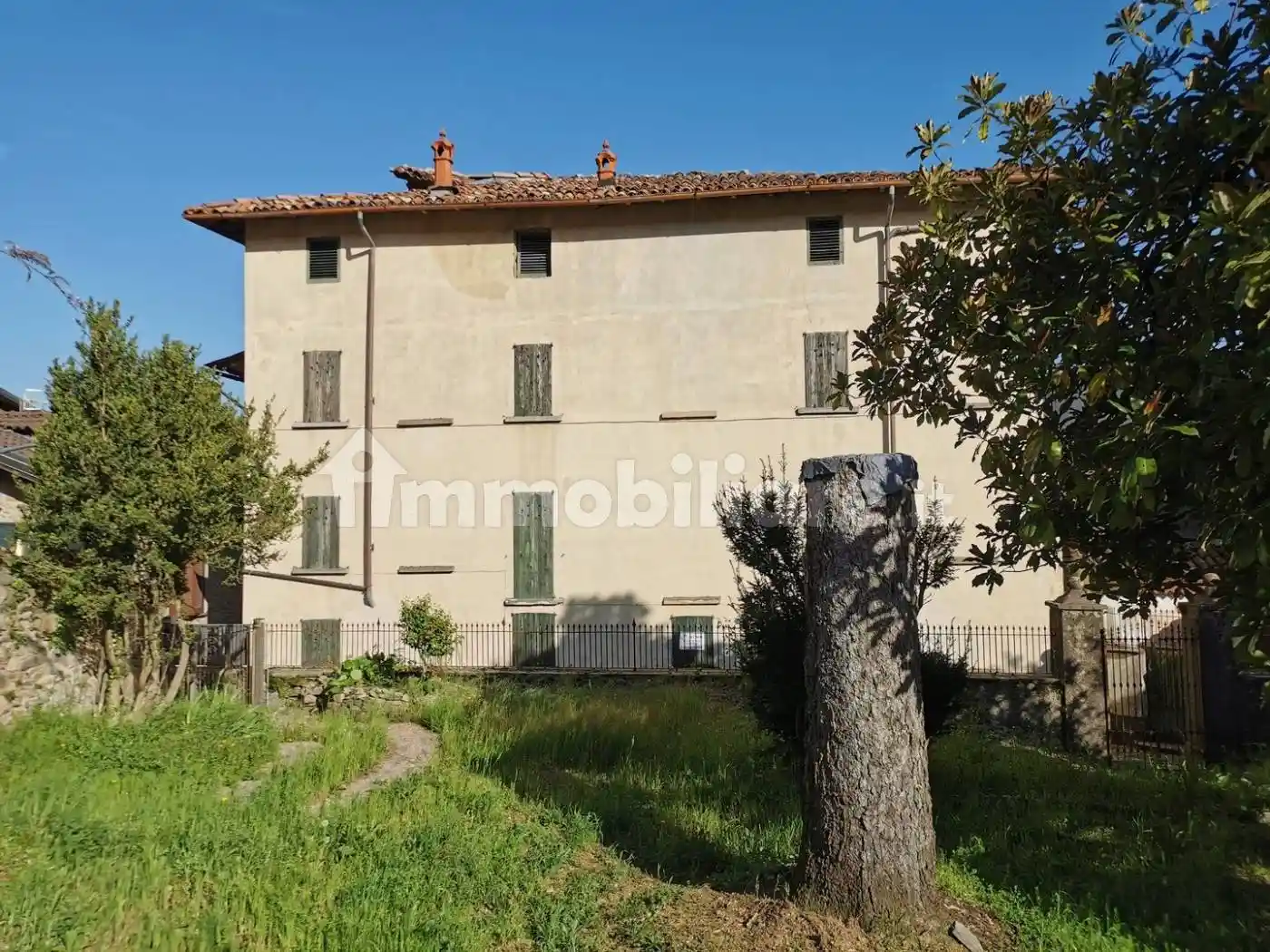Casa indipendente in vendita a Cuasso al Monte