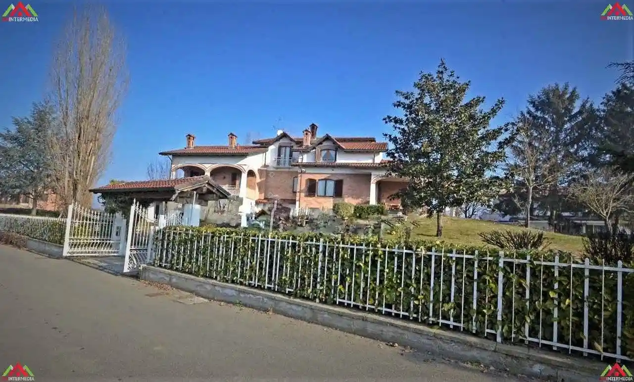 Villa bifamiliare, ottimo stato, 500 m², Quargnento - foto 2