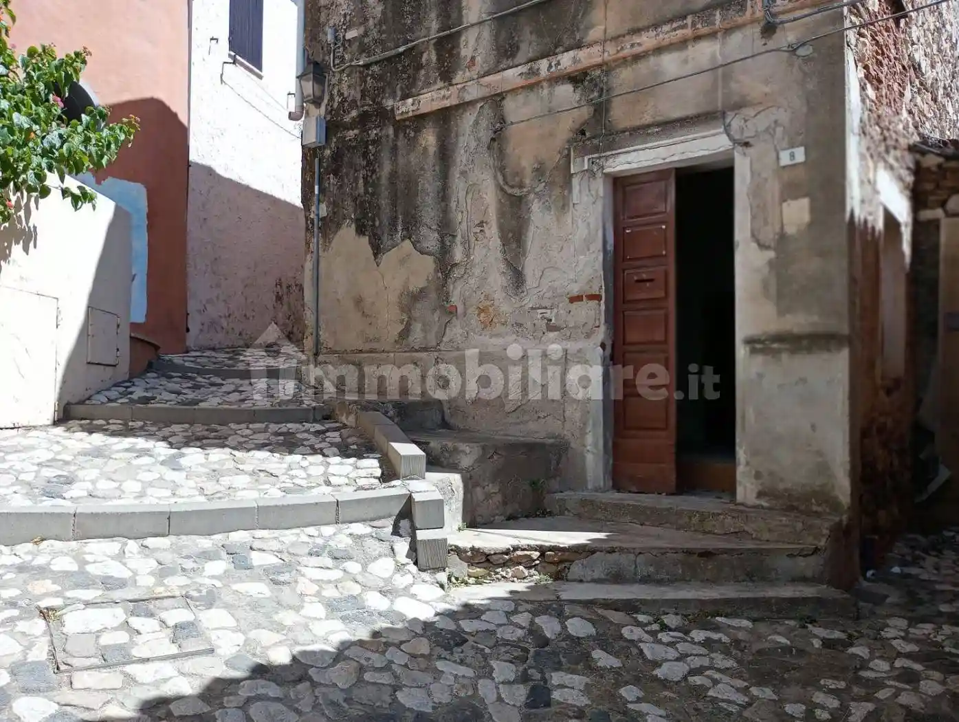Palazzo - Edificio in vendita a Posada