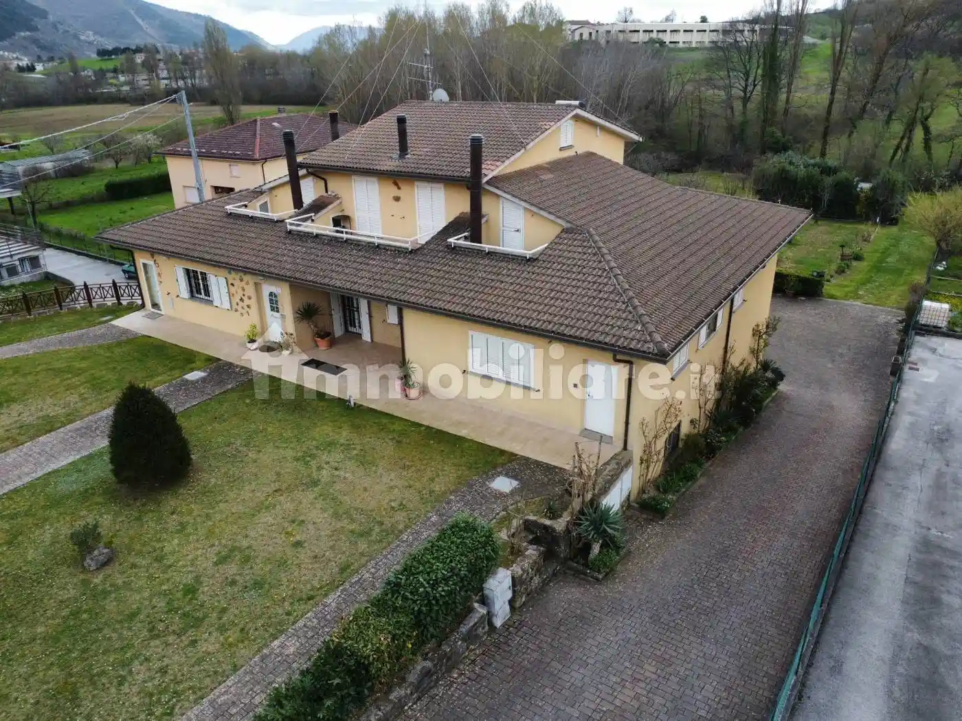 Villetta a schiera in vendita a Scheggia e Pascelupo