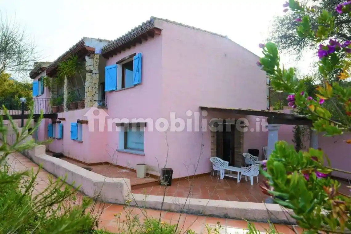 Villa in vendita a Olbia