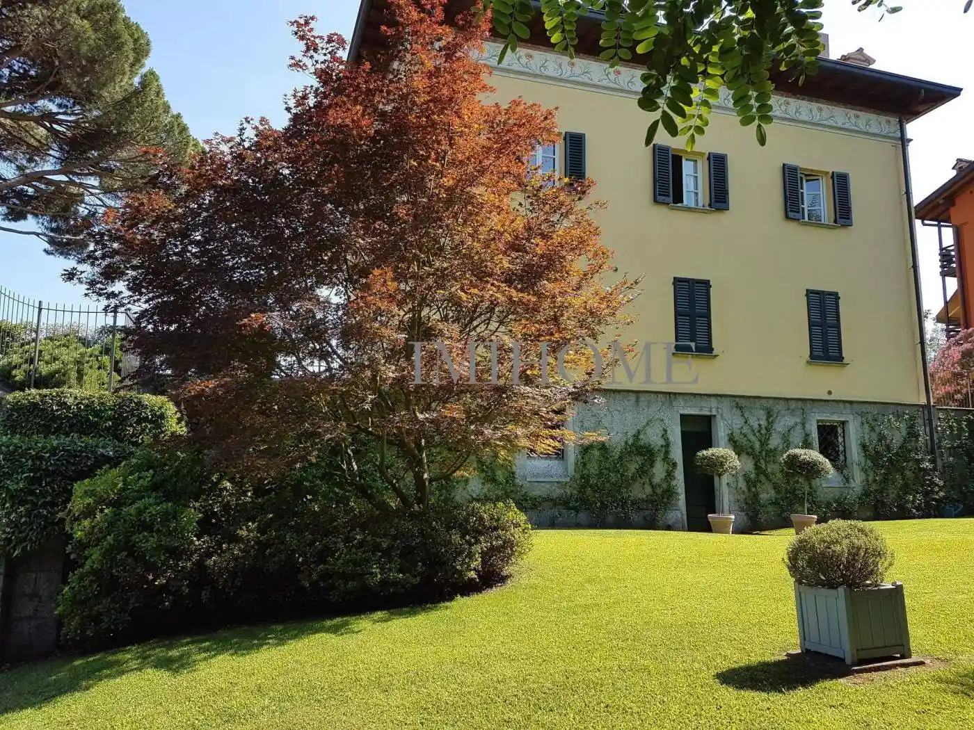 Villa in vendita a Alzate Brianza