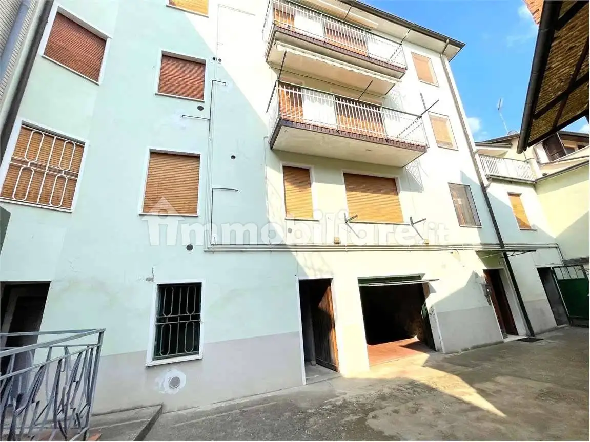 Palazzo - Edificio in vendita a Villalvernia