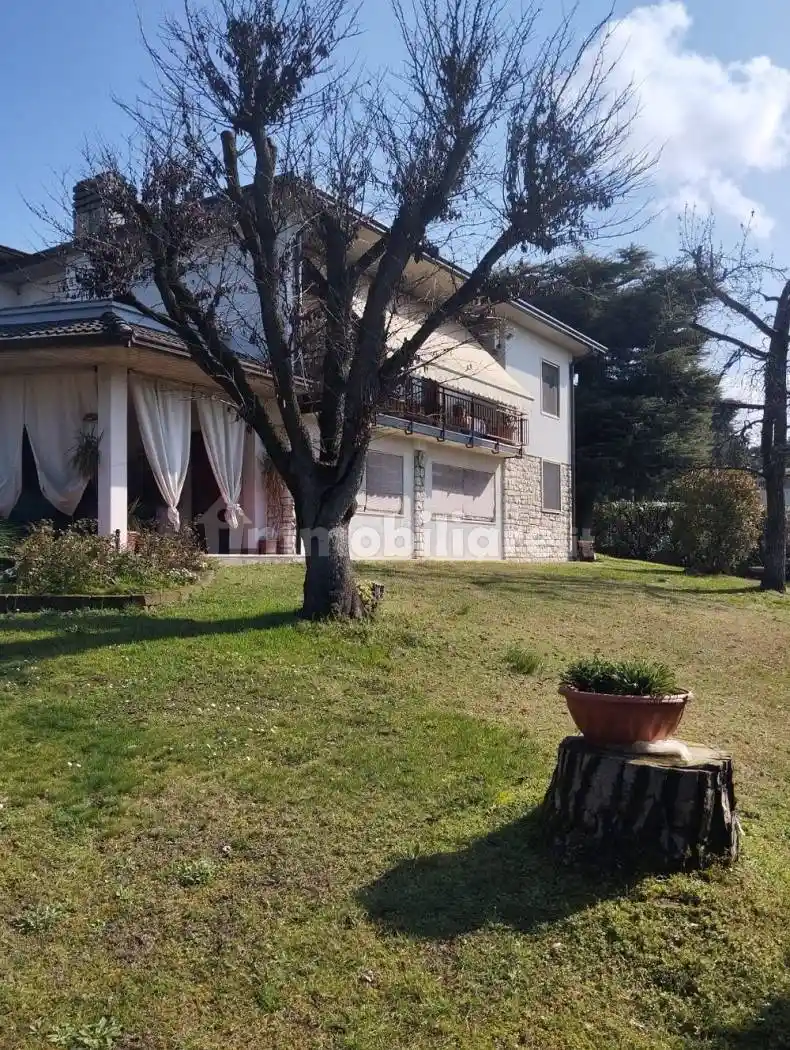 Villa in vendita a Castiglione delle Stiviere