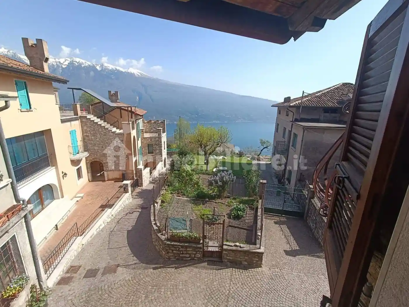 Appartamento in vendita a Tignale