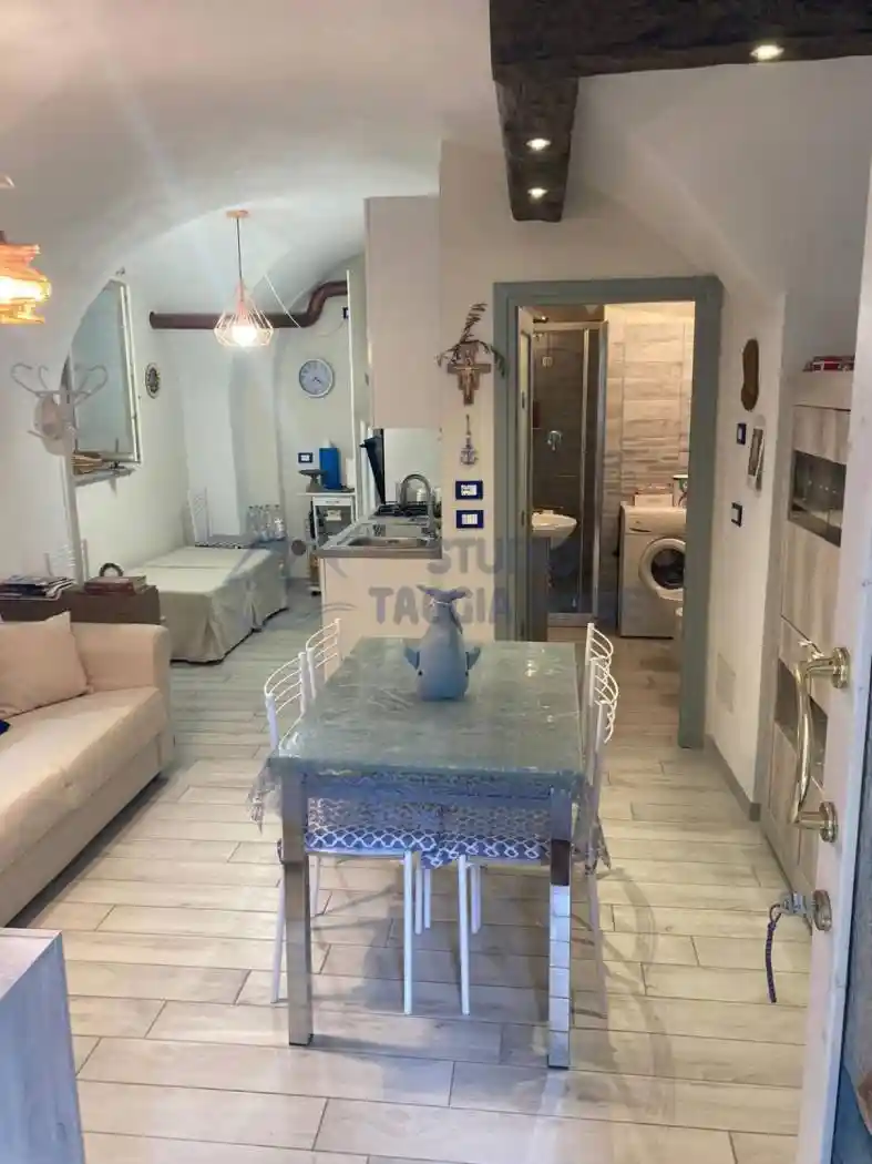 Appartamento in vendita a Cipressa