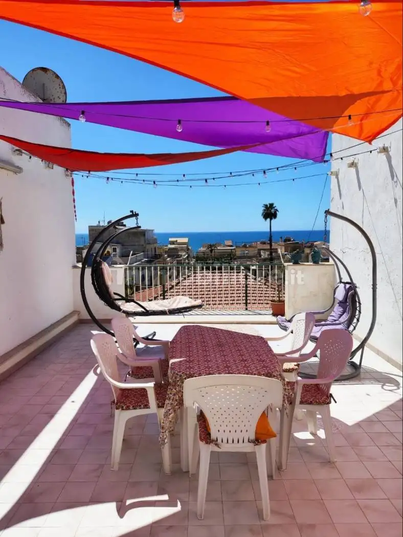 Casa indipendente in affitto a Scicli