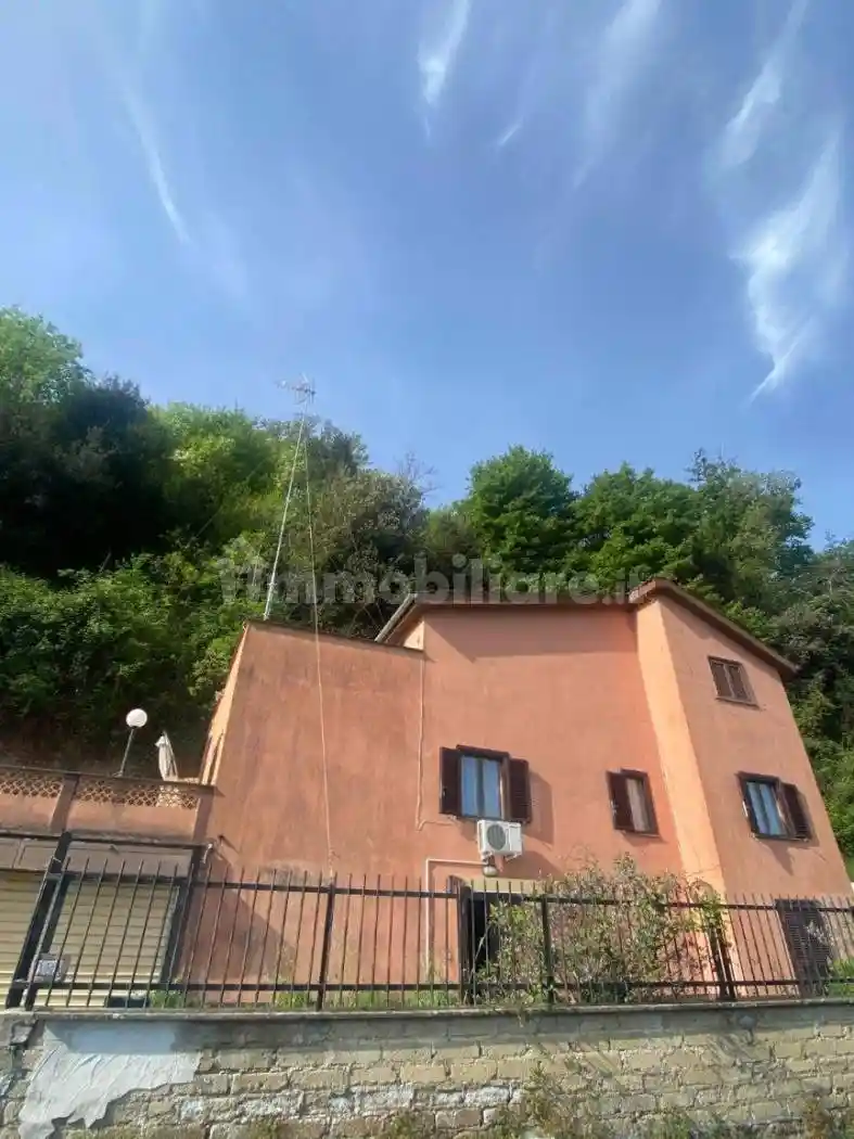 Villa in vendita a Castelnuovo di Porto
