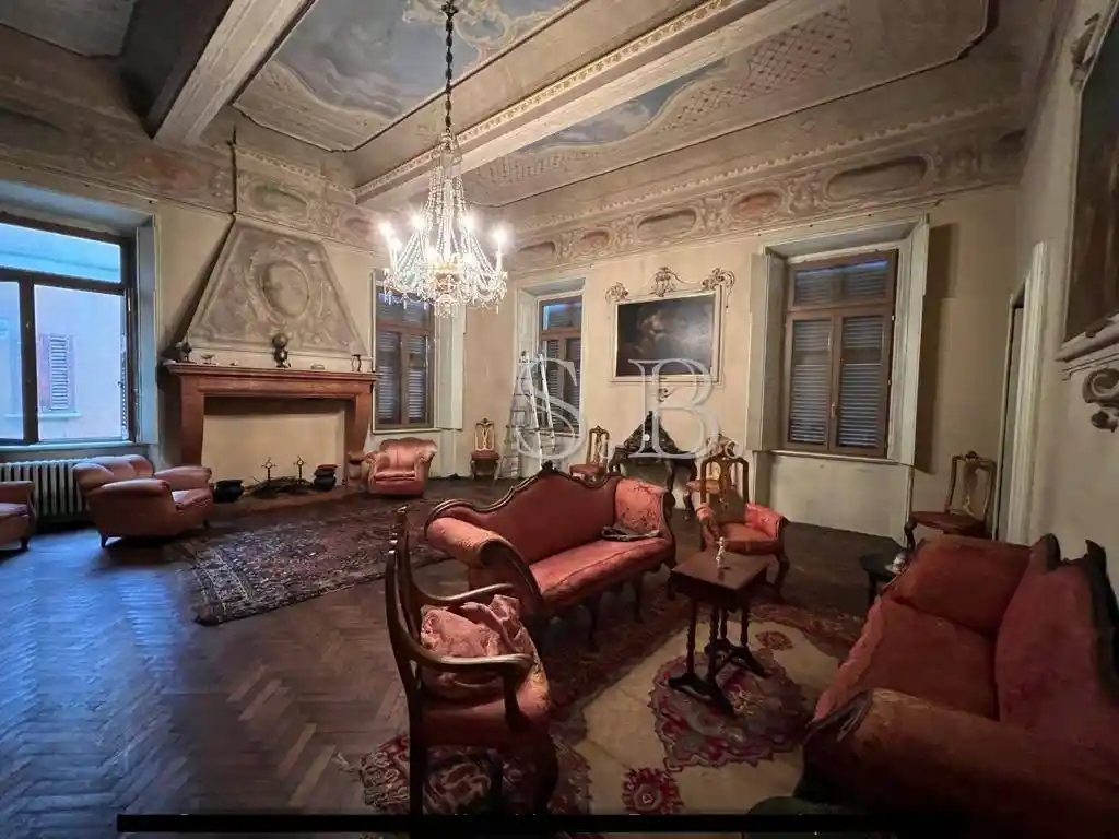 Palazzo - Edificio in vendita a Mantova