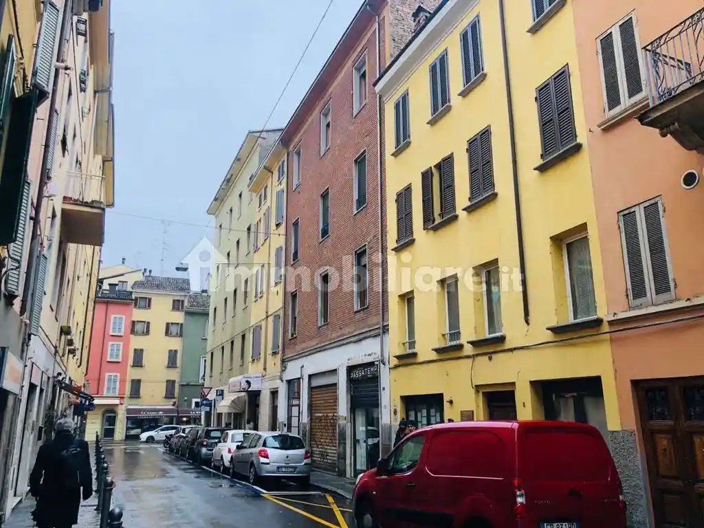 Palazzo - Edificio in vendita a Parma