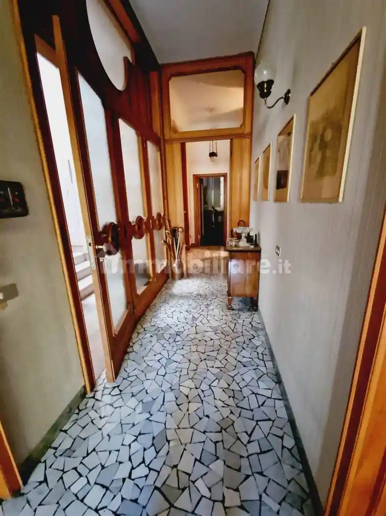 Palazzo - Edificio in vendita a Meldola