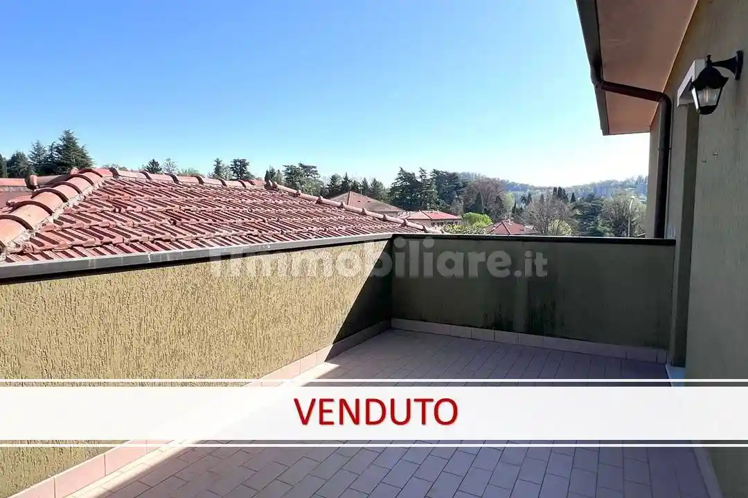 Appartamento in vendita a Monticello Brianza